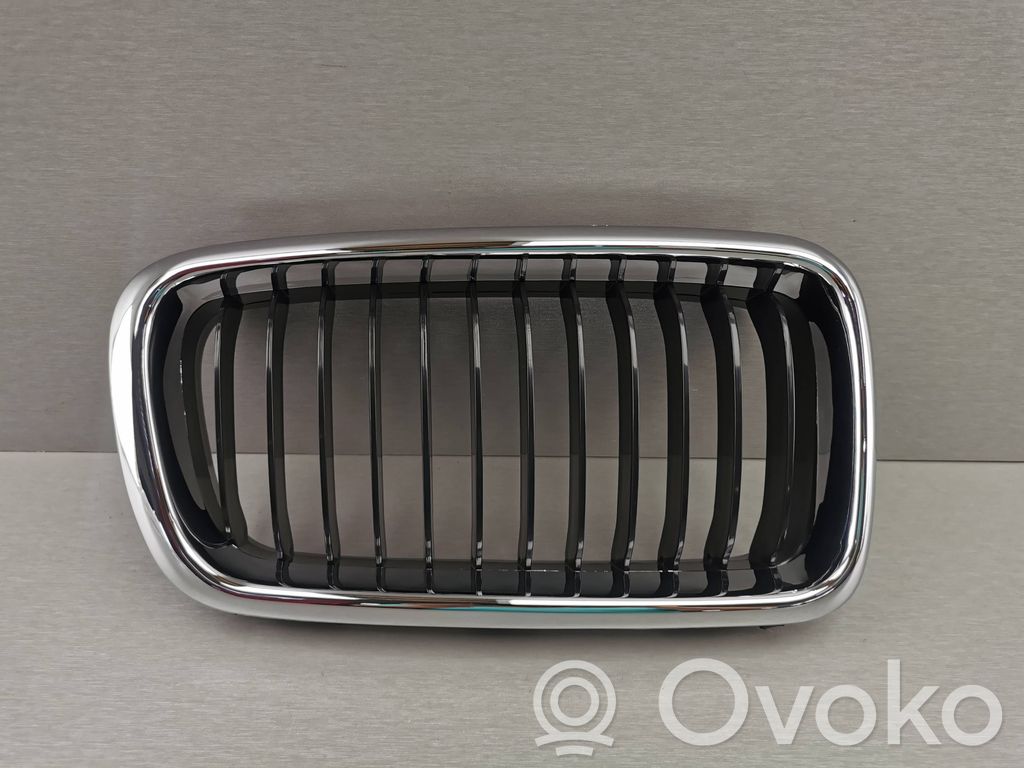 BMW 7 E38 Front bumper upper radiator grill 