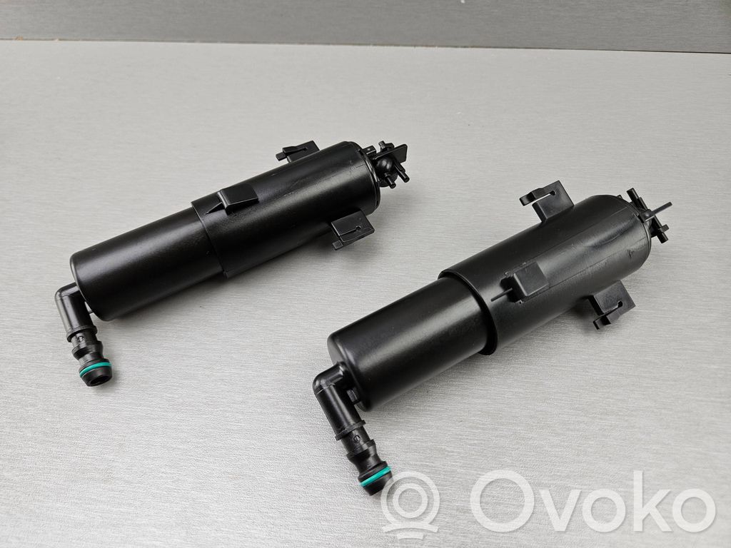 BMW X5 E70 Headlight washer spray nozzle 