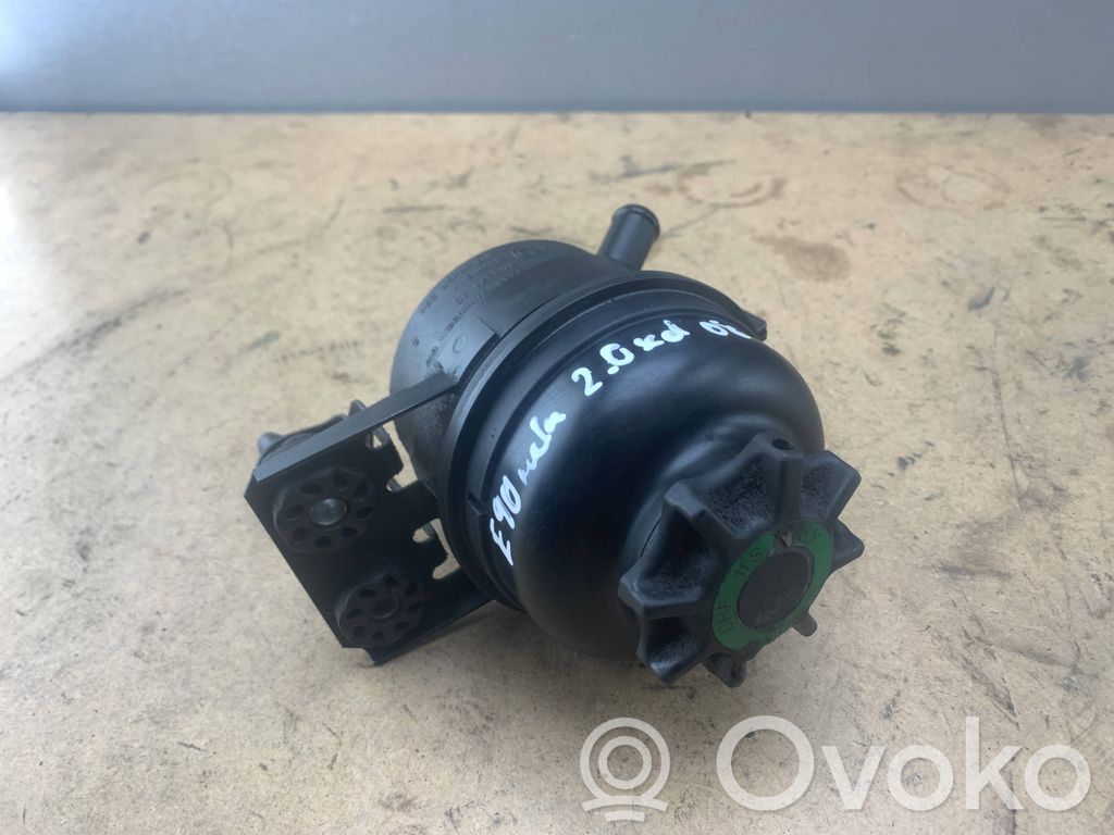 Ausgleichsbehälter Servopumpe   6768094,32416768094,32416851218,6851218