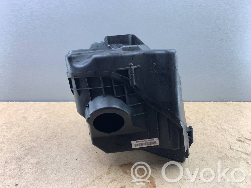 BMW 1 E81 E87 Air filter box 