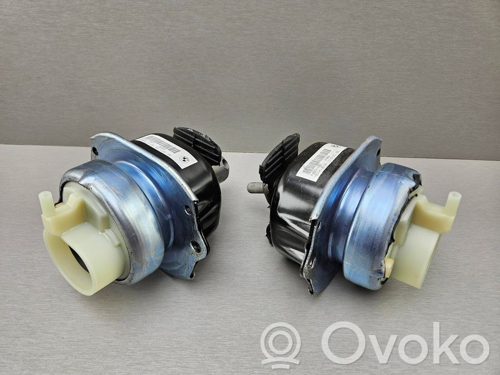 Engine mount bracket   6853103,22116853103,6853106,22116853106