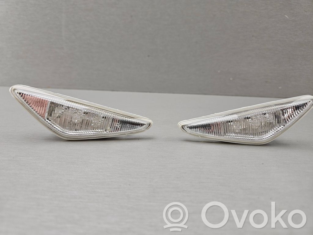 BMW 3 E46 Front fender indicator light 