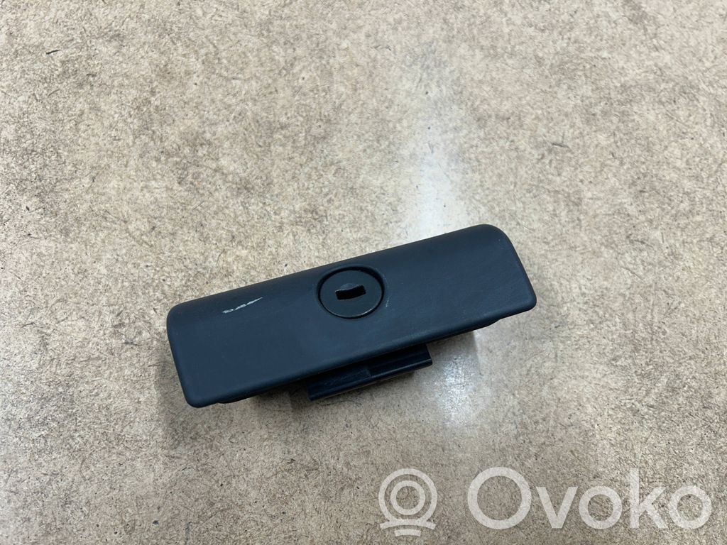 Glove box opening button   51168163018,8163018