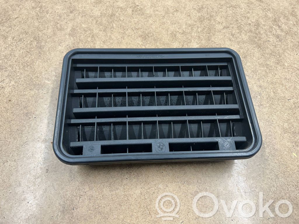 Quarter panel pressure vent   64228377280,8377280