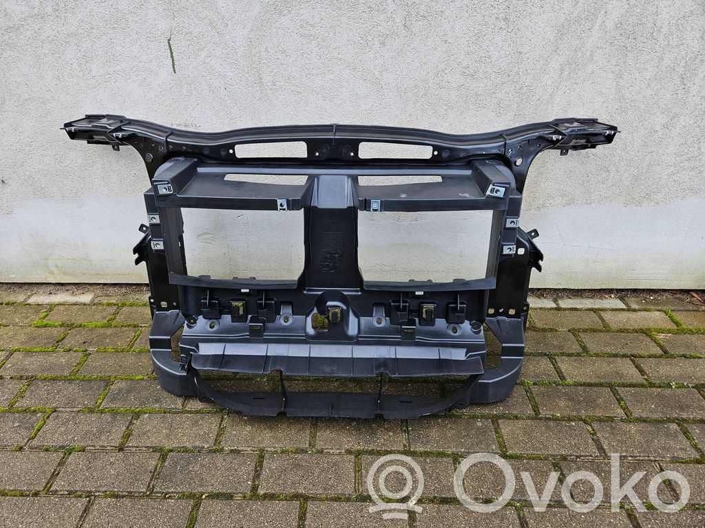 BMW X1 E84 Radiatorių panelė 