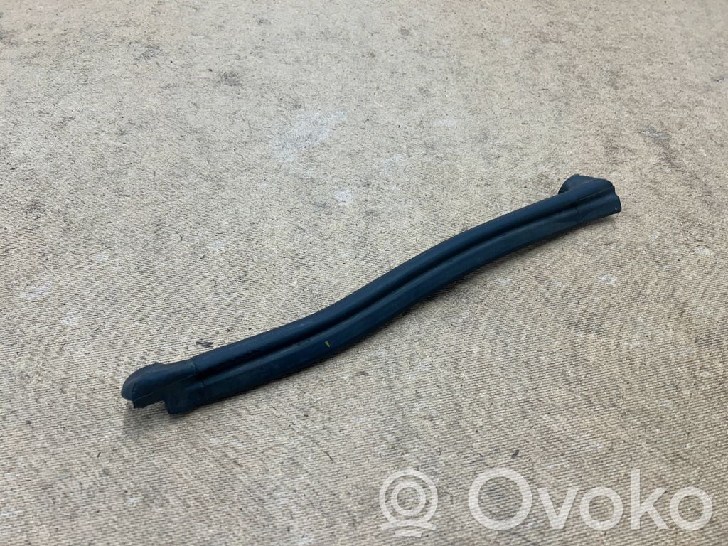 BMW 3 E46 Engine compartment rubber 