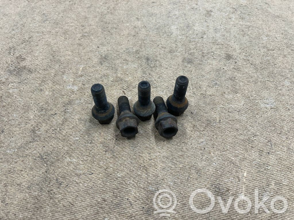 Nuts/bolts   36136781150,6781150