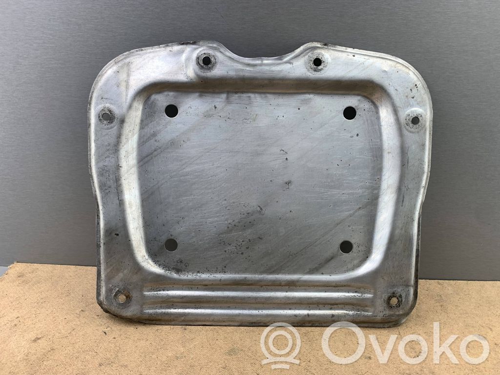 Placa protectora/protector antisalpicaduras motor   6768982,31116768982,31116795159,6795159