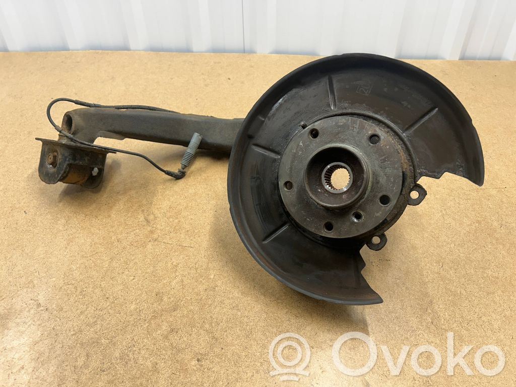BMW 3 E46 Rear wheel hub spindle/knuckle 