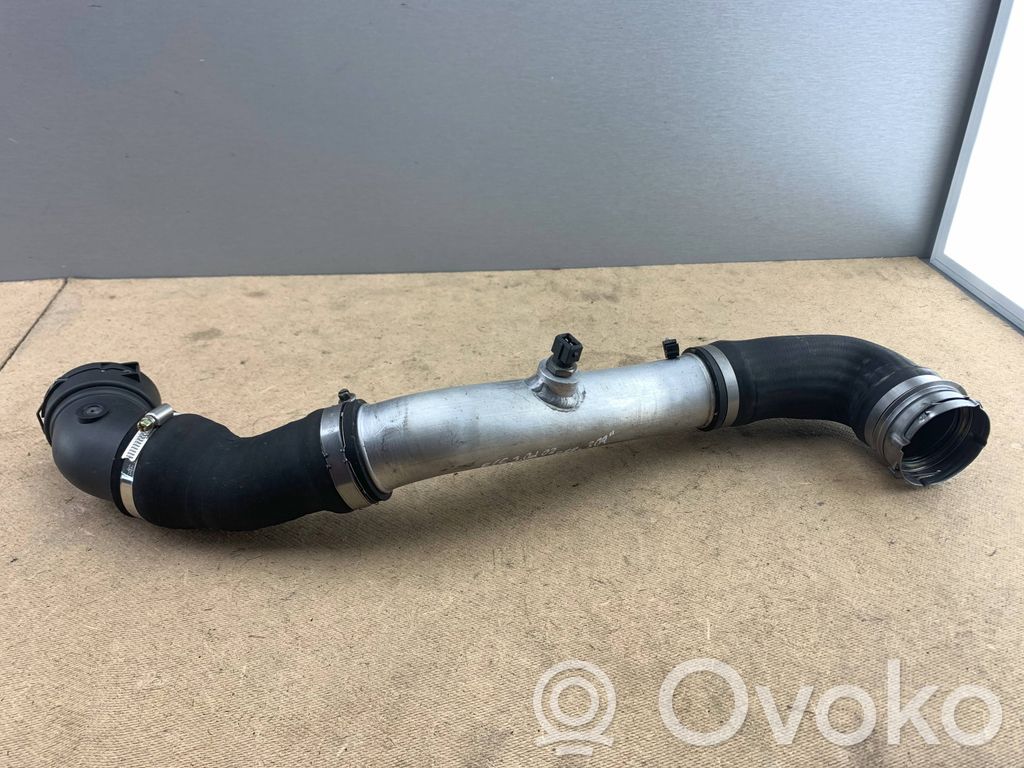 BMW 7 E65 E66 Välijäähdyttimen letku 