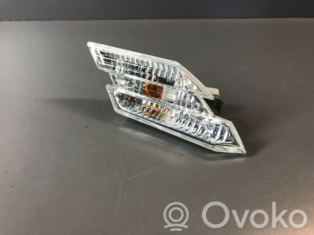 BMW 6 E63 E64 Front fender indicator light 