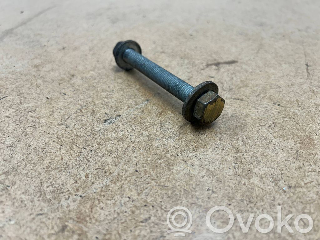 BMW 3 E46 Болт возведение 