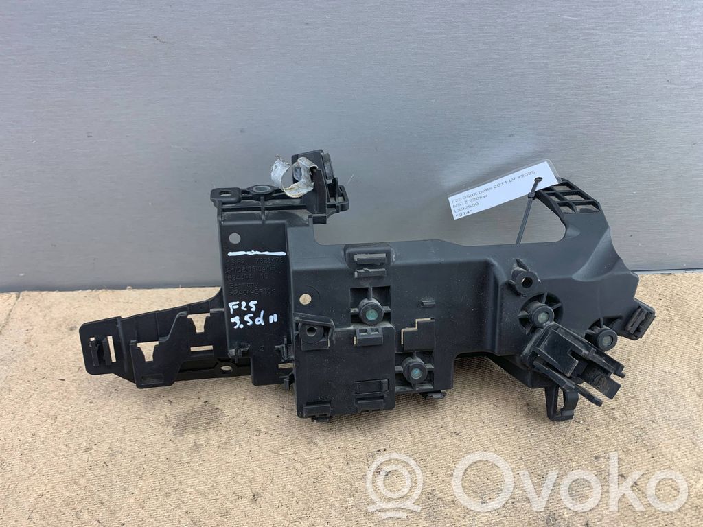 BMW X3 F25 Alte piese compartiment motor 