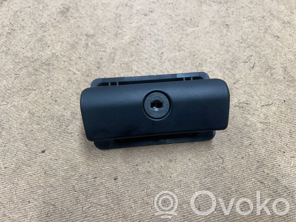 Glove box opening button   51168163017,8163017,51168163018,07119905564,8163018,9905564