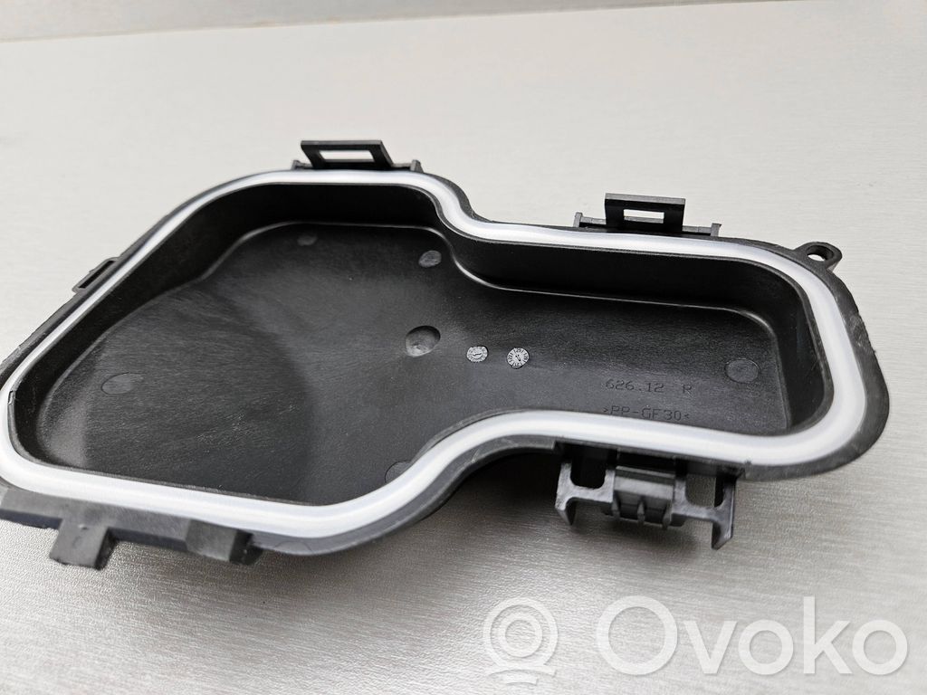 BMW 3 E90 E91 Headlight/headlamp dust cover 