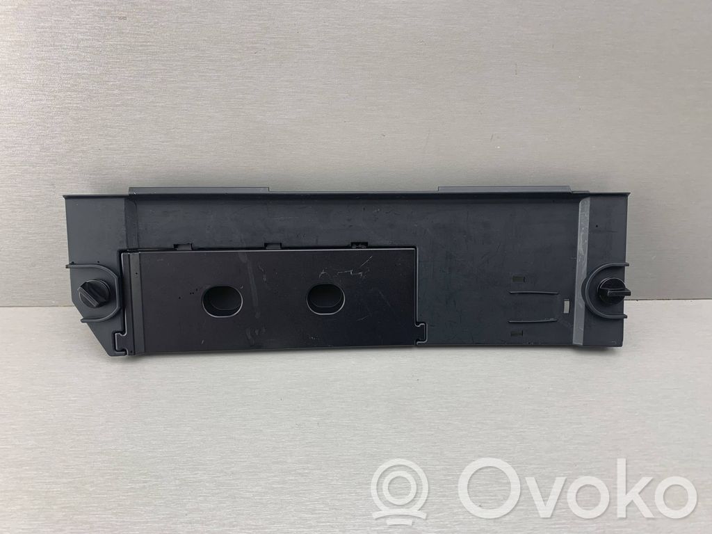 Glove box opening button   7063515,51167063515,7063483,1916197,51167063483,51711916197