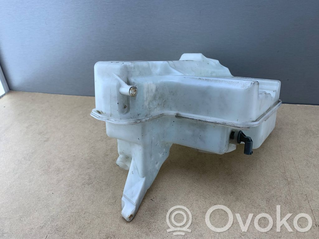 BMW 5 E60 E61 Logu šķidruma tvertne 