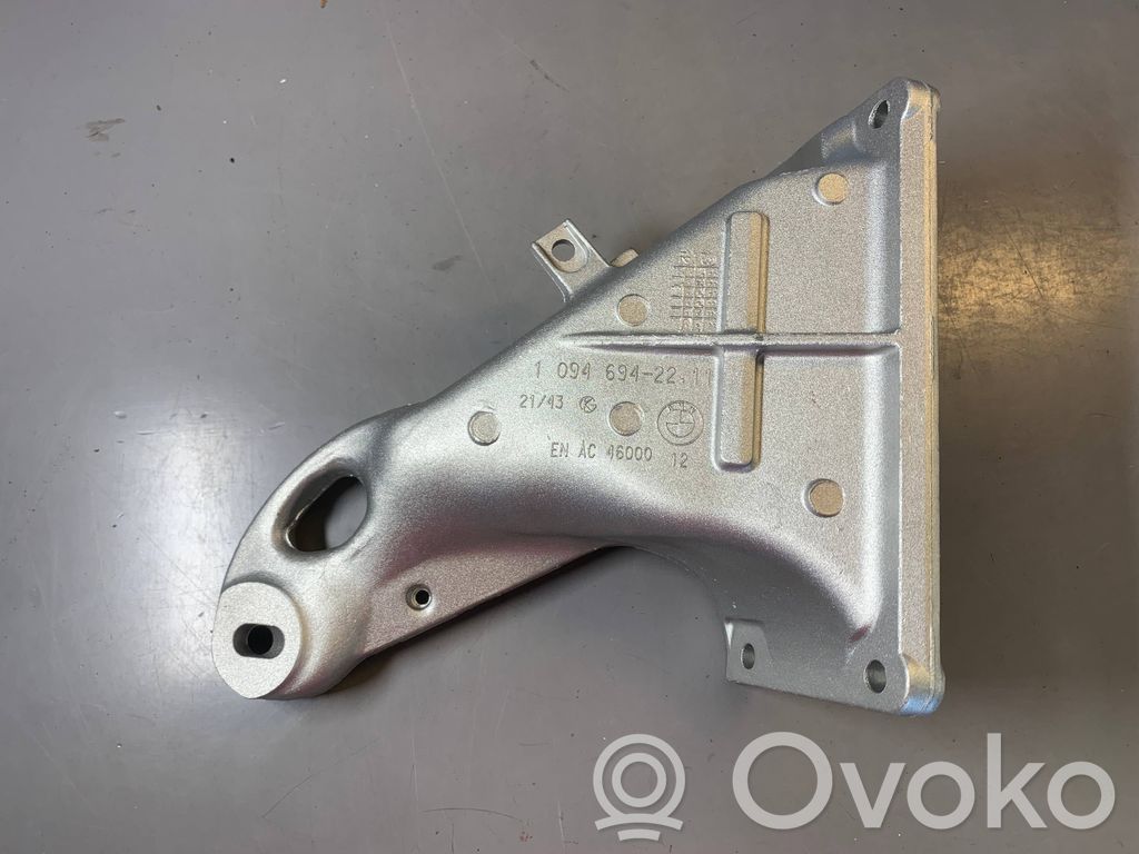 BMW 3 E46 Engine mounting bracket 