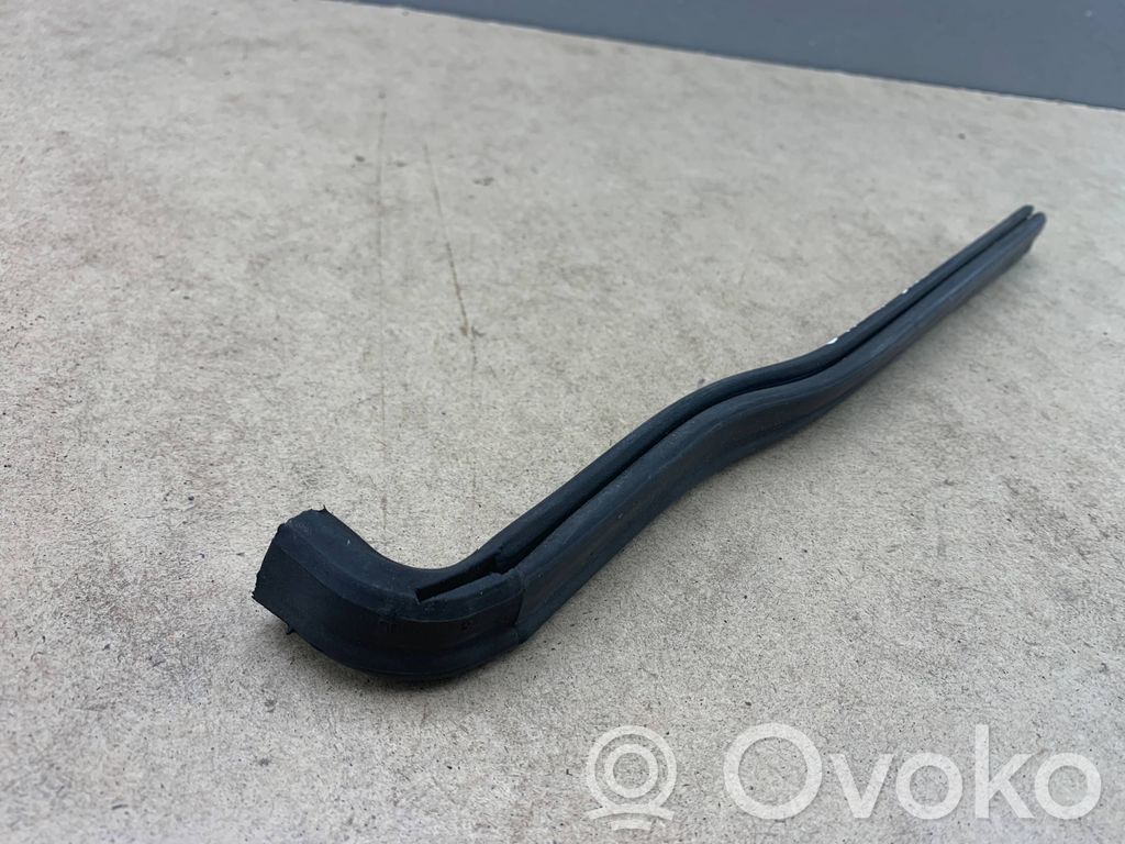 BMW 3 E90 E91 Engine compartment rubber 