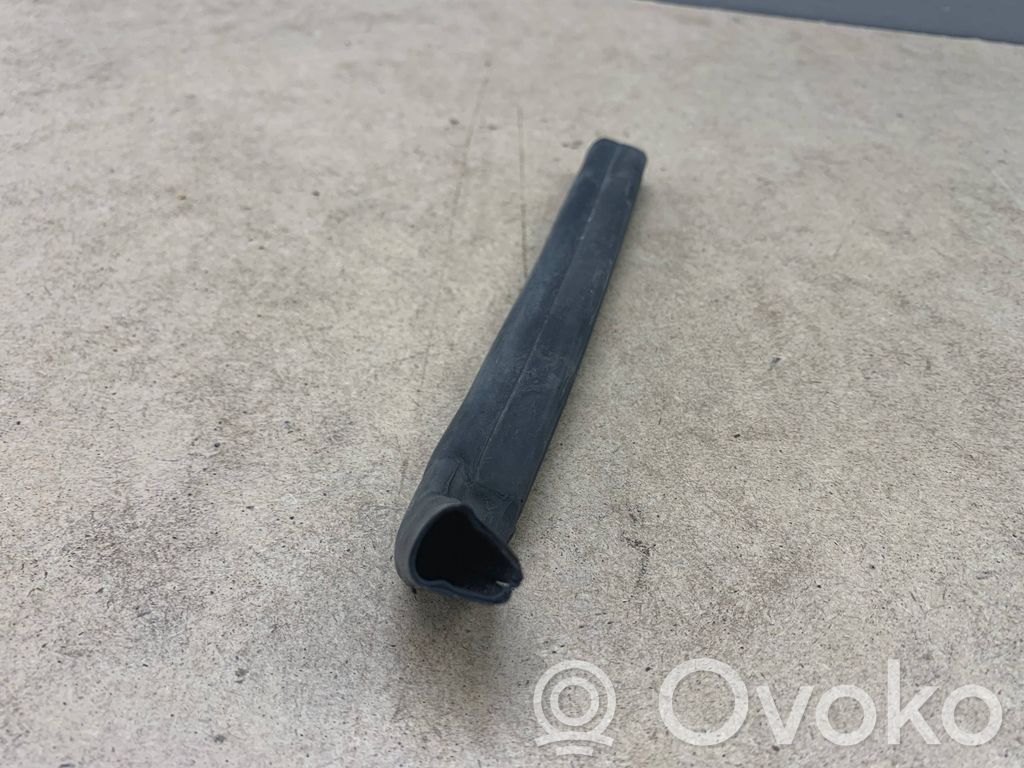BMW 3 E90 E91 Engine compartment rubber 