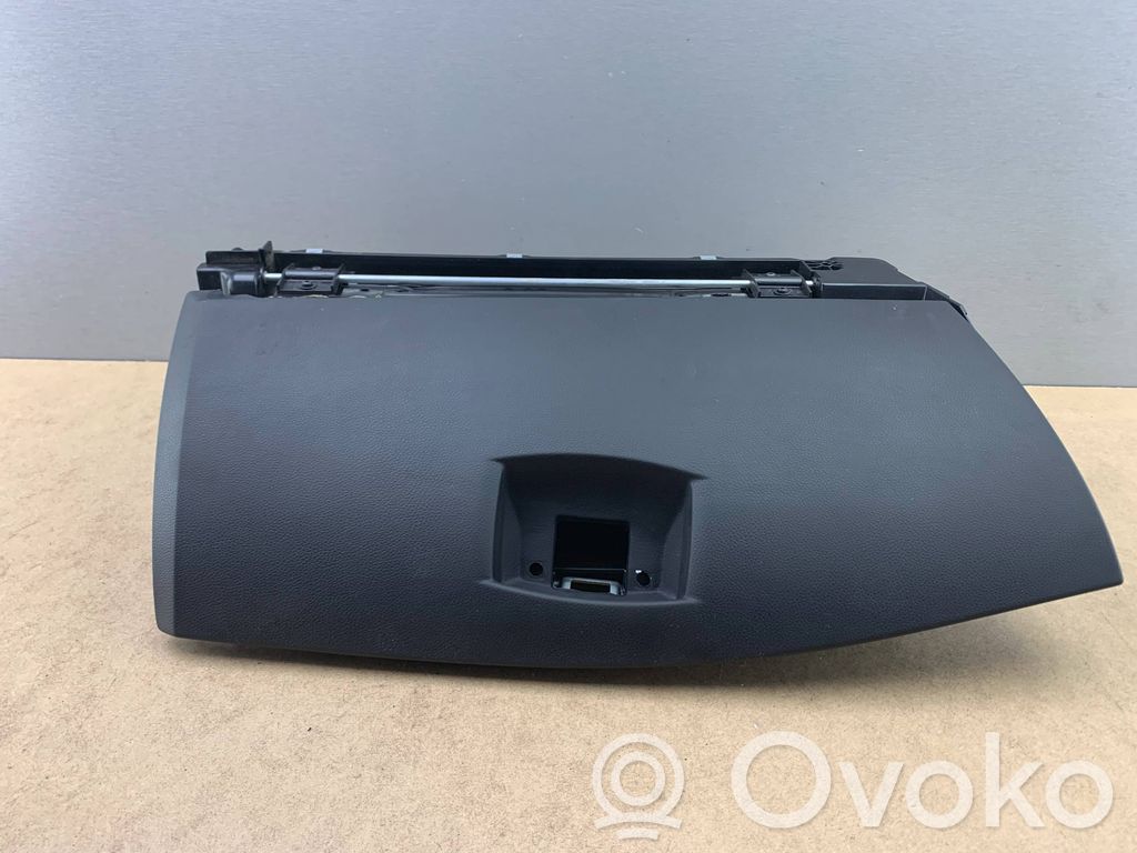 BMW 5 E60 E61 Glove box 