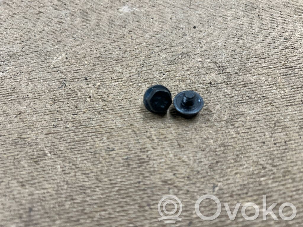 BMW 3 E46 Nuts/bolts 