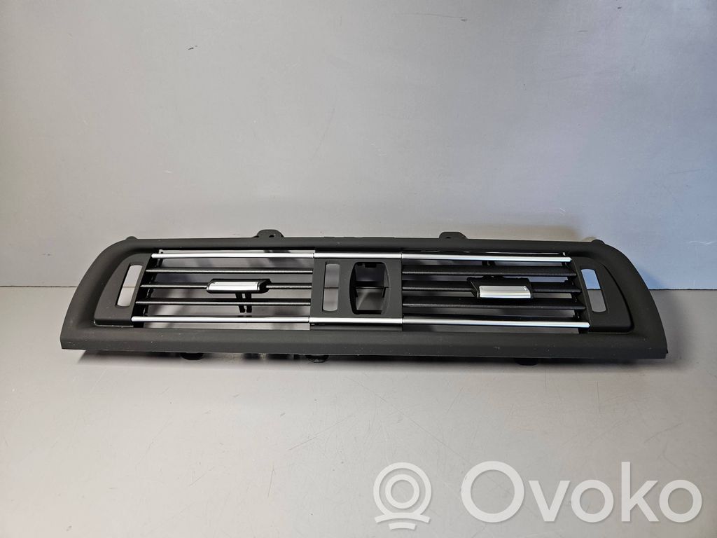 BMW 5 F10 F11 Dysze / Kratki środkowego nawiewu deski rozdzielczej 