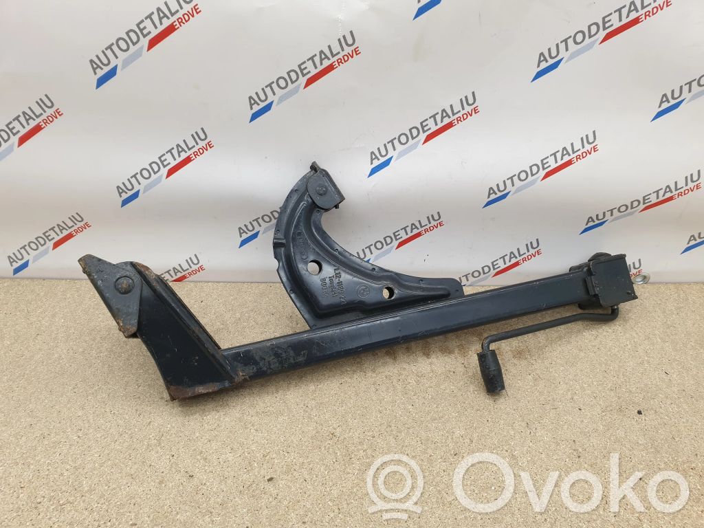 BMW 5 E34 Lift Jack 