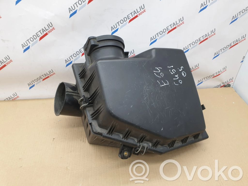 Air filter box   7521021