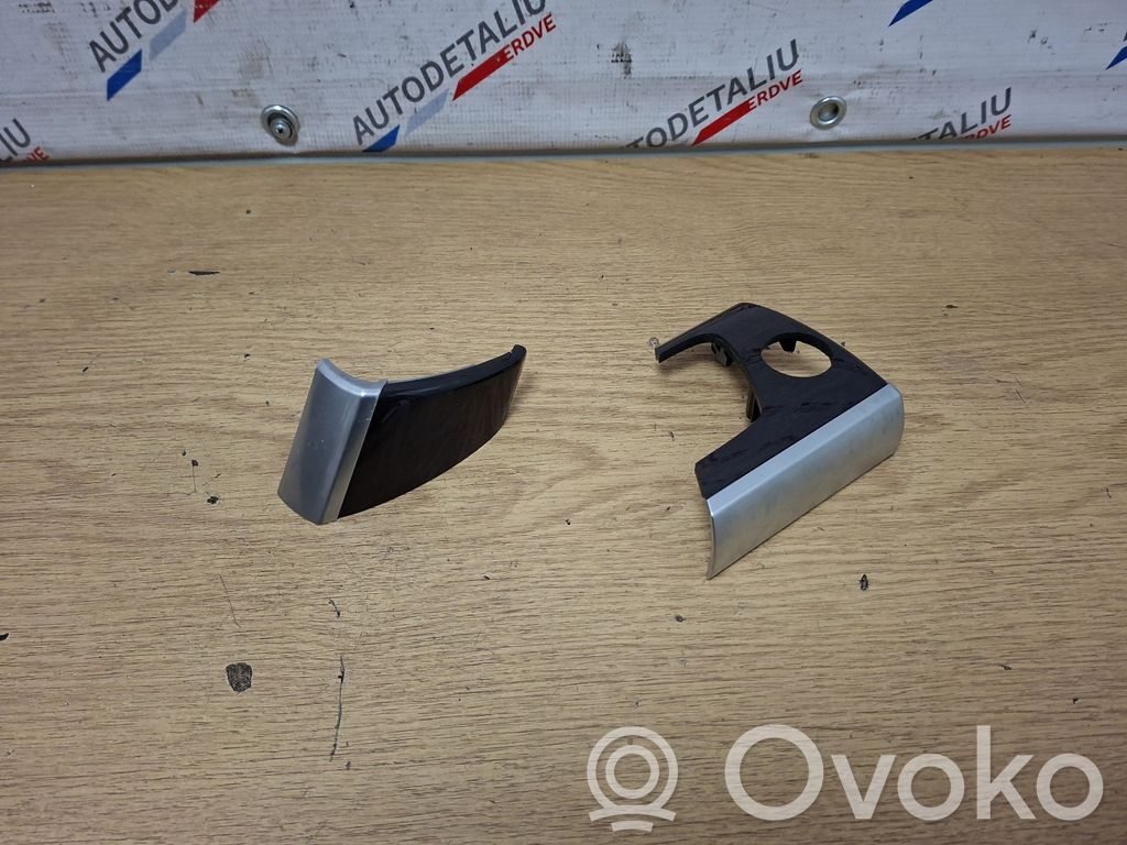 Panel trim   70P1045,70P1061