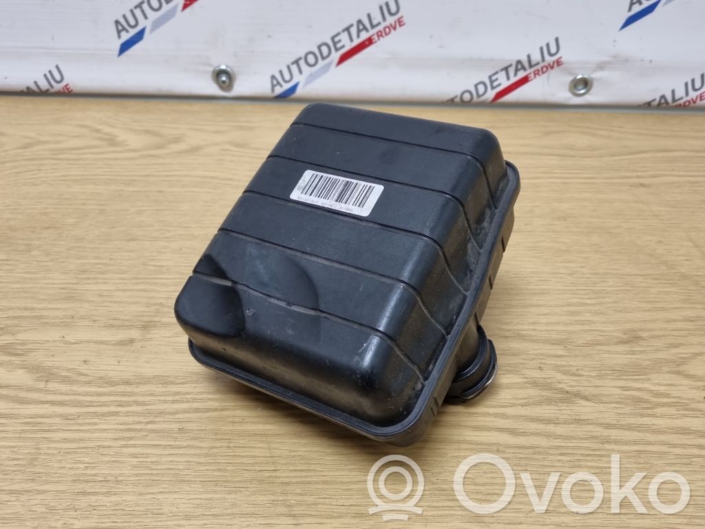 BMW 5 F10 F11 Rezonator / Dolot powietrza 