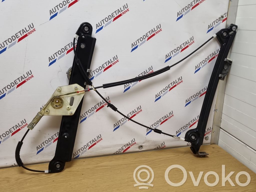 BMW 1 E82 E88 Front door electric window regulator 