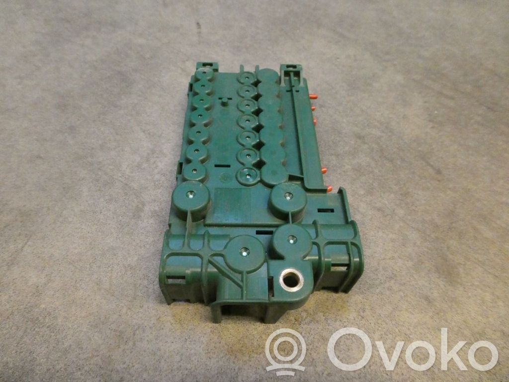 Drošinātāju bloks   8387541