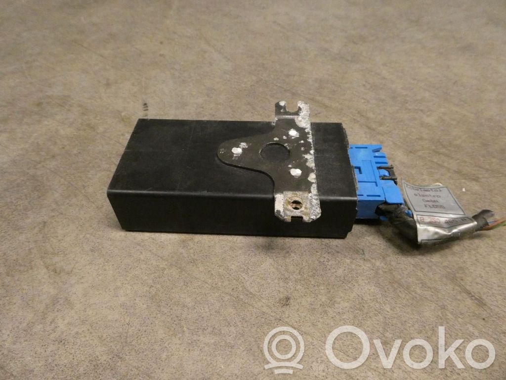 BMW 7 E32 Mukavuusmoduuli 