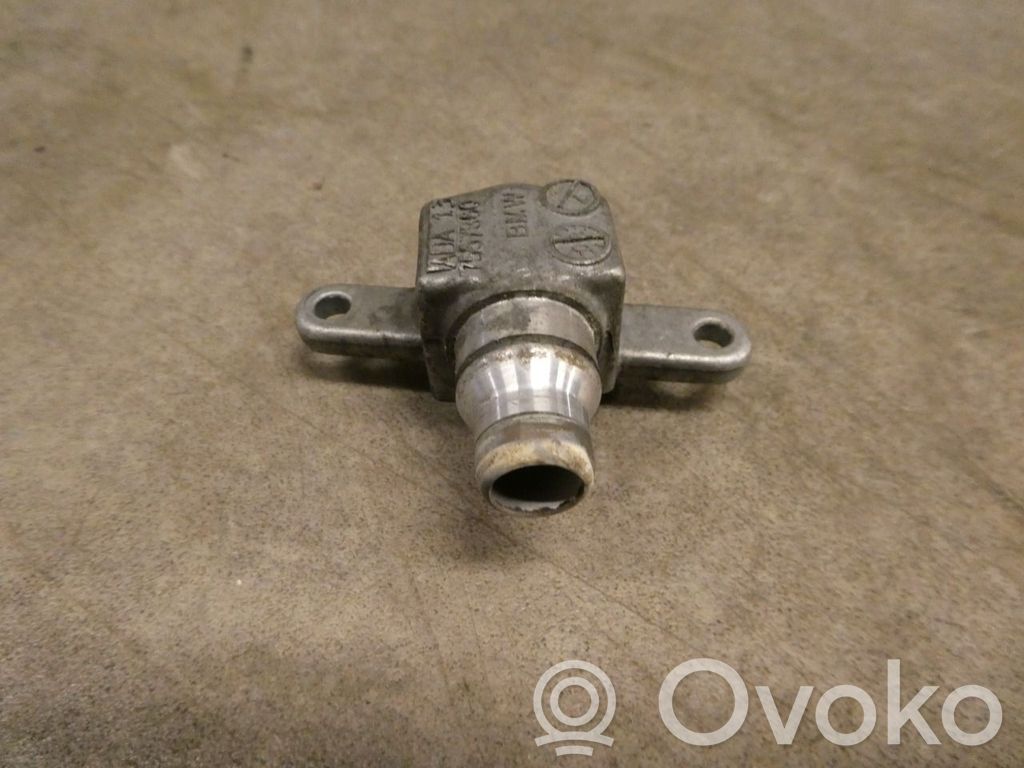 Intake manifold   7557360