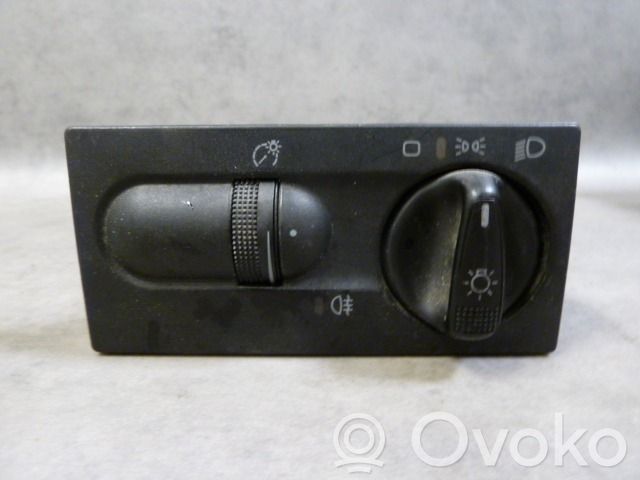 Volkswagen Golf III Przełącznik świateł 