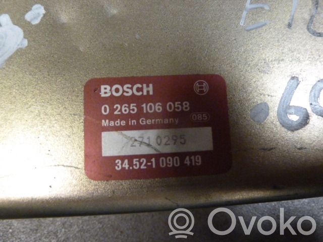 BMW 5 E34 Fuse module 