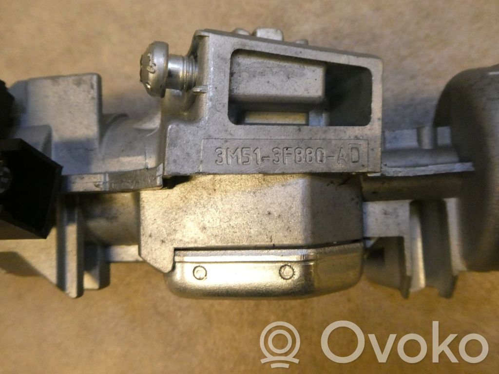 Ohjauspyörän lukitus   3M513F880AD