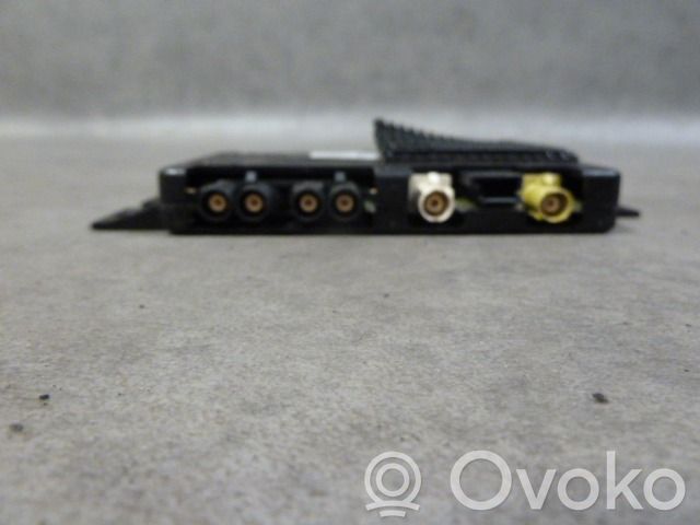 Pystyantennivahvistin   4D0035530D