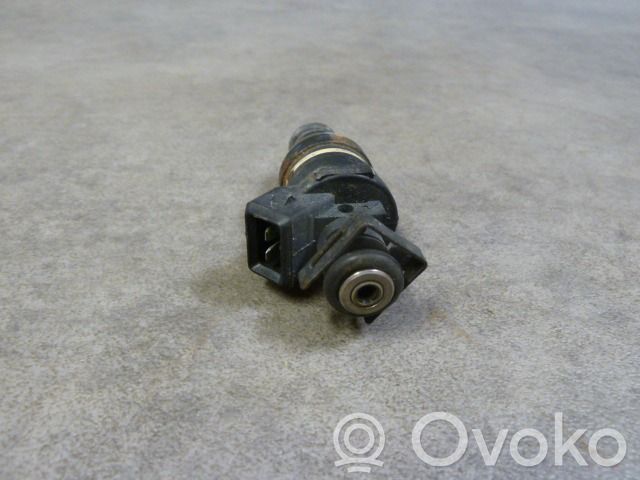 BMW 5 E34 Polttoainesuutin 