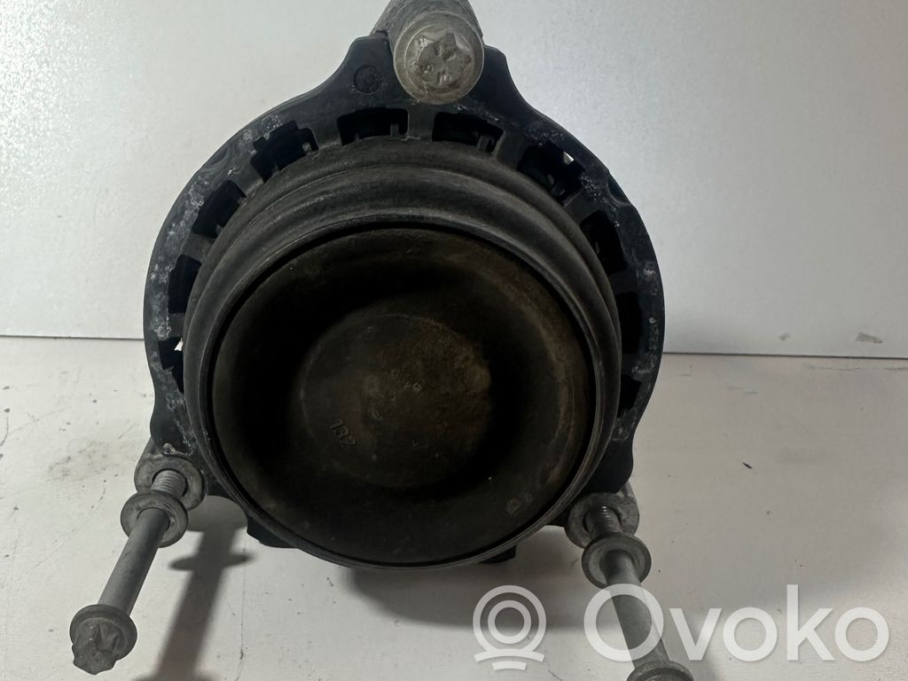 Engine mount bracket   228481702