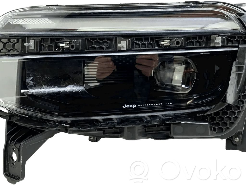 Headlight/headlamp   L747251,522187210
