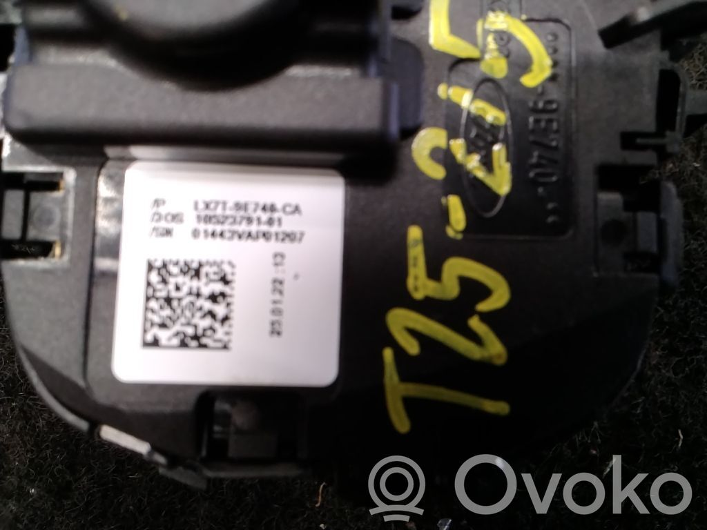 Cruise control switch   LX7T9E740CA
