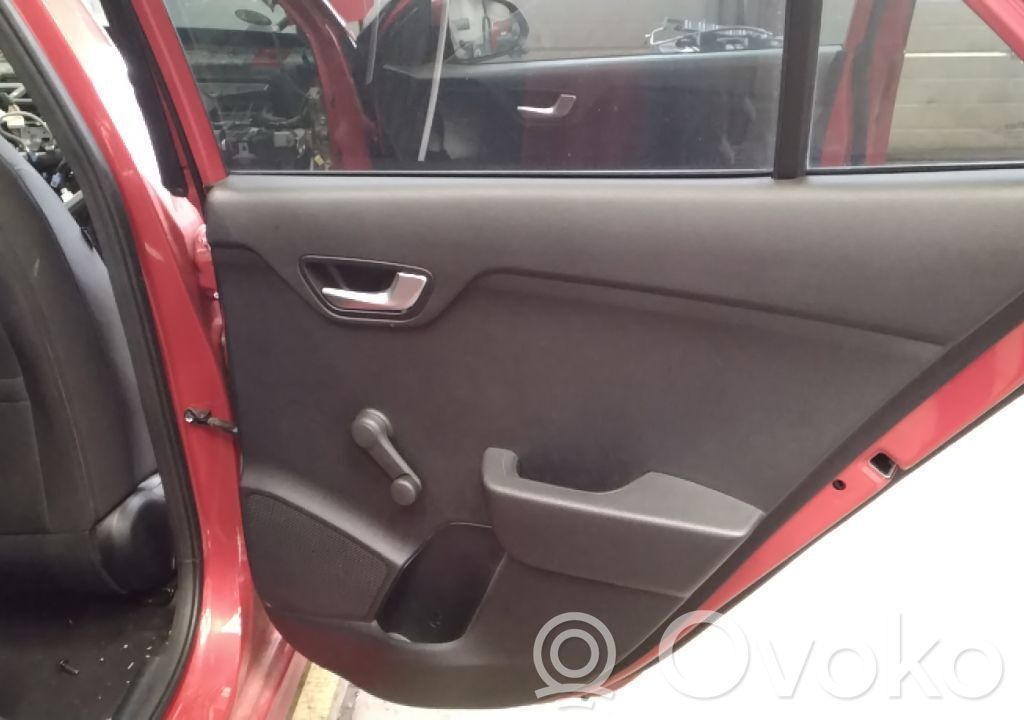KIA Rio Apšuvums aizmugurējām durvīm 