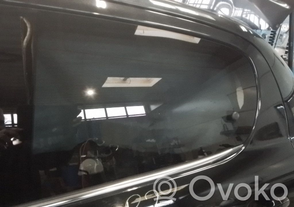 Peugeot 108 Luna de la puerta delantera cuatro puertas 
