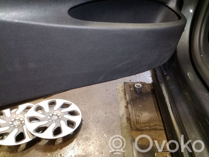 Citroen C3 Apšuvums aizmugurējām durvīm 