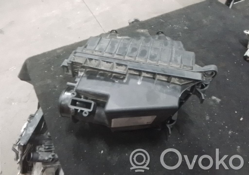 Ford Transit Courier Luftfilterkasten 