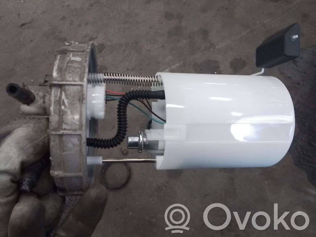 Bomba interna de combustible   1760A408