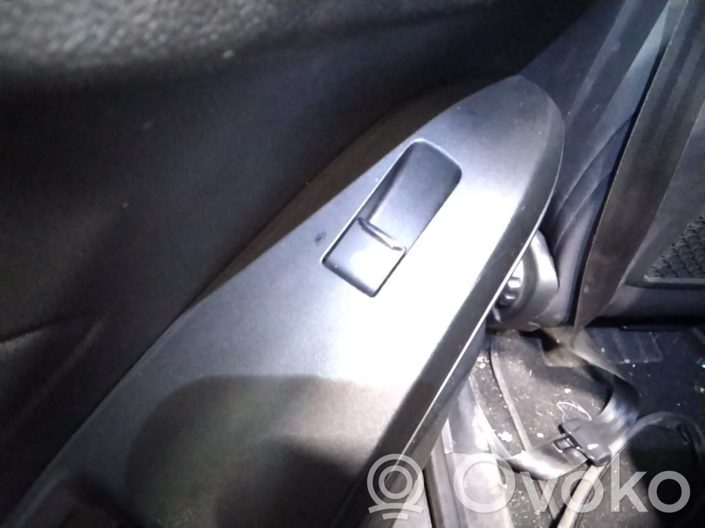 Ford Focus Electric window control switch 