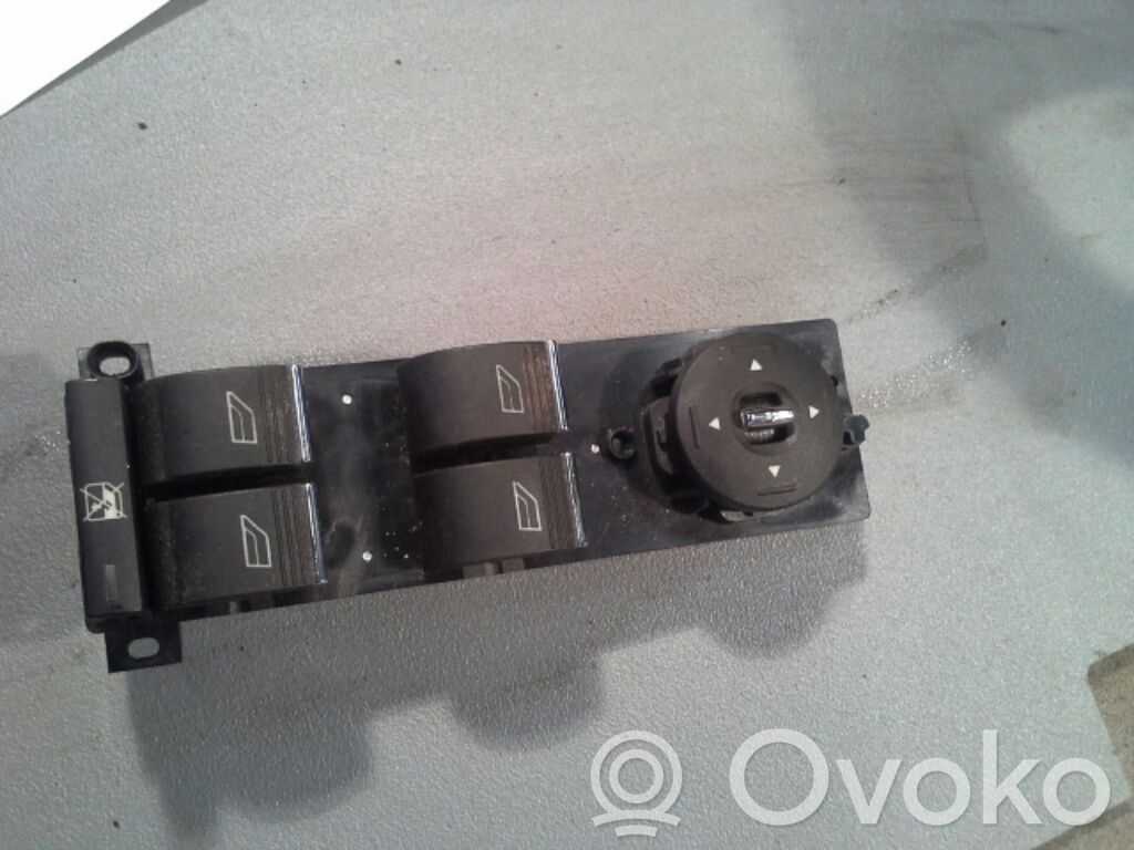 Interruptor del elevalunas eléctrico   8M5T14A132AC